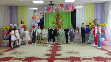 Выпускные в "Радуге" Выпускные в "Радуге".