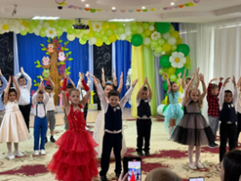Выпускной бал в "Радуге" Выпускной бал в "Радуге".