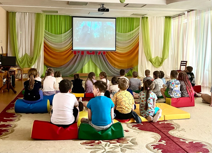 Демонстрация кинофильма "Солдатик" Демонстрация кинофильма "Солдатик".